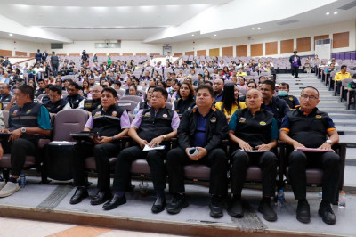 วันที่ 17 ตุลาคม 2568 นายรุ่งโรจน์ สรวุฒิพิบูลย์ ... พารามิเตอร์รูปภาพ 1