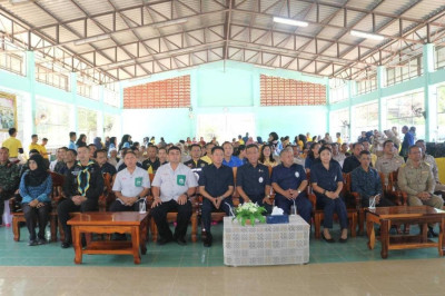 “เข้าร่วมจัดโครงการคลินิกเกษตรเคลื่อนที่ในพระราชานุเคราะห์สมเด็จพระบรมโอรสาธิราช ฯ สยามมกุฎราชกุมาร เฉลิมพระเกียรติพระบาทสมเด็จพระเจ้าอยู่หัวฯ ครั้งที่ 4” วันที่ 18 กรกฎาคม 2567 นายธนะวิทย์ ชูทอง ผู้ตรวจราชการกรม เขตตรวจราชการที่ 6 และ 7 นายศิวกร ศร ... พารามิเตอร์รูปภาพ 1